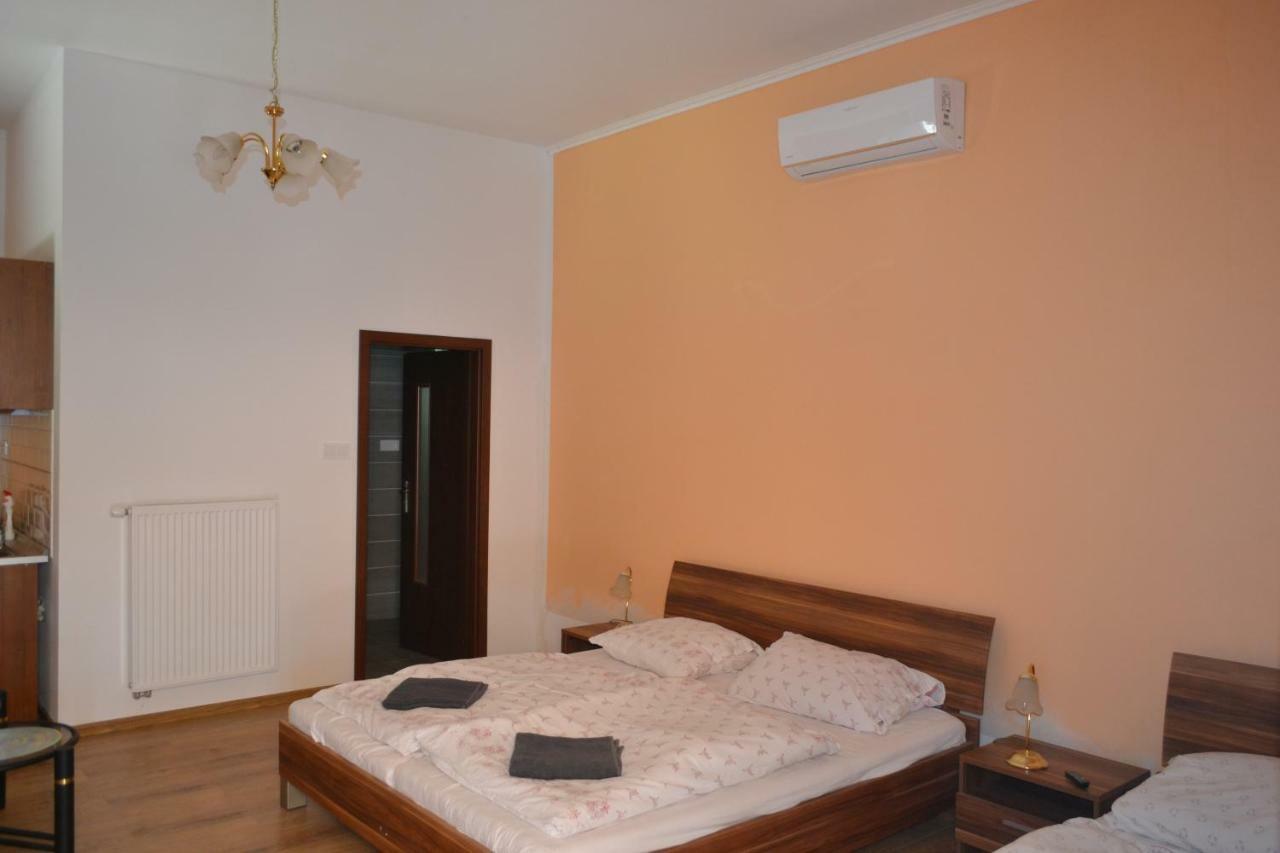 Apartmany Alex S Bazenom Kalonda 외부 사진